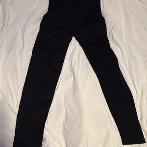 Halara size small Blk ankle legging with butt lift. new without tags. D4